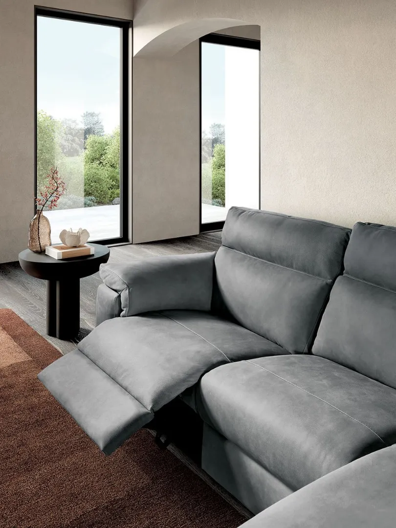 sofa with relaxation mechanism